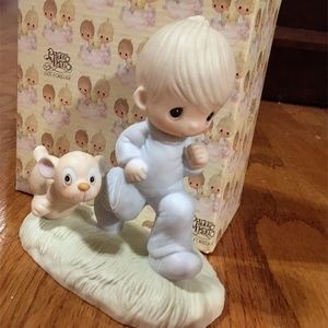 PRECIOUS MOMENTS Figurine God's Speed